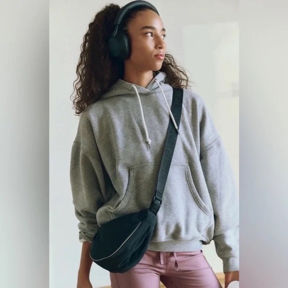 Free People Bulls Eye Sling Bag. Color black. MSRP $40 - Picture 2 of 5